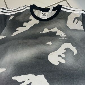 Adidas original camo trefoil tee